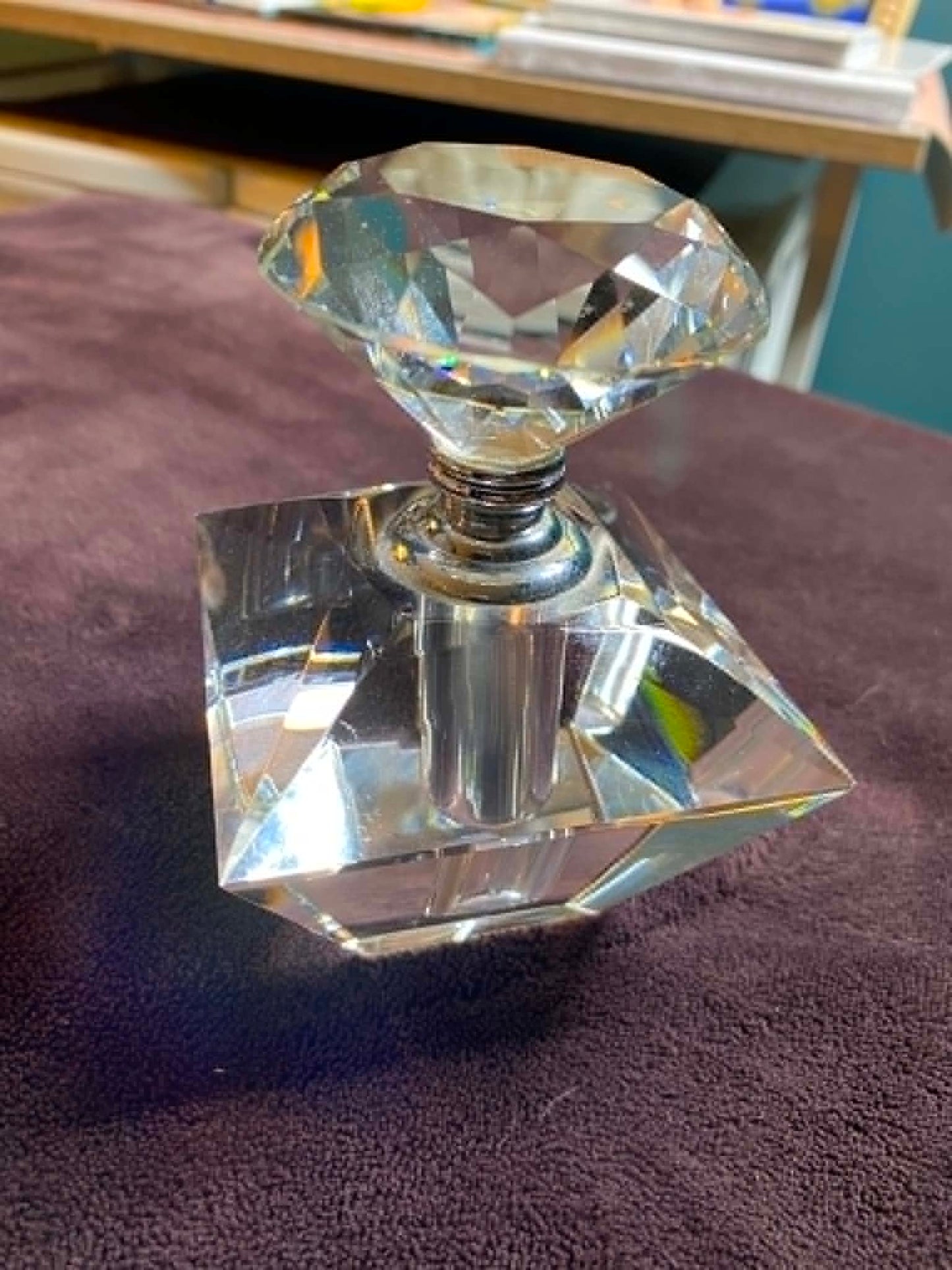 U.NIQUE DROPS™: Vintage Cut Crystal Perfume Bottle. Includes Stopper. Elegant Vanity Décor. Luxe & Heavy. 23 oz.