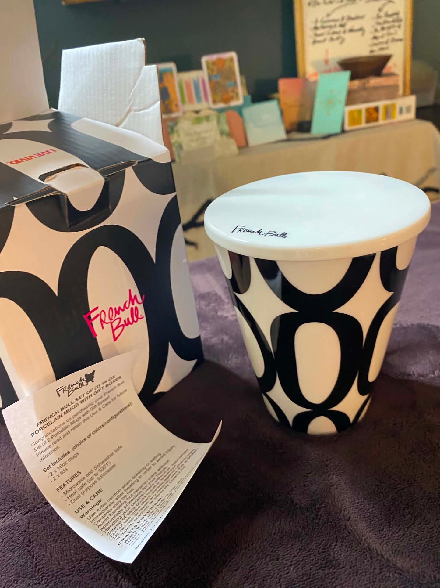 U.NIQUE DROPS™: French Bull. 16 oz. Porcelain. Coffee Mug with Lid. Original Gift Box Included. Like New.