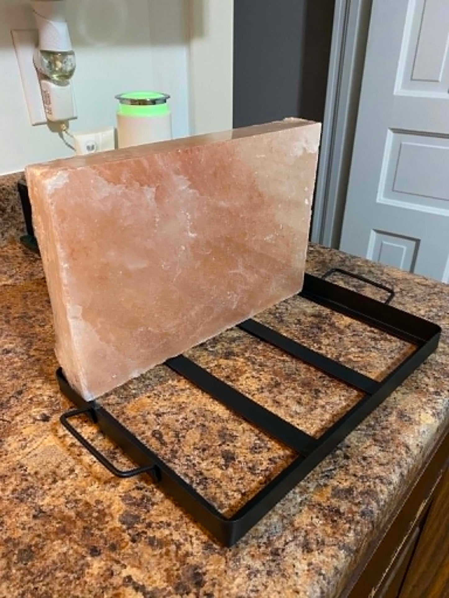 U.NIQUE DROPS™: Himalayan Salt Rock Block. 8"x12". Includes Black Iron Carry Serving Tray. Culinary Grill Tool. Brand-New. Factory-Sealed.