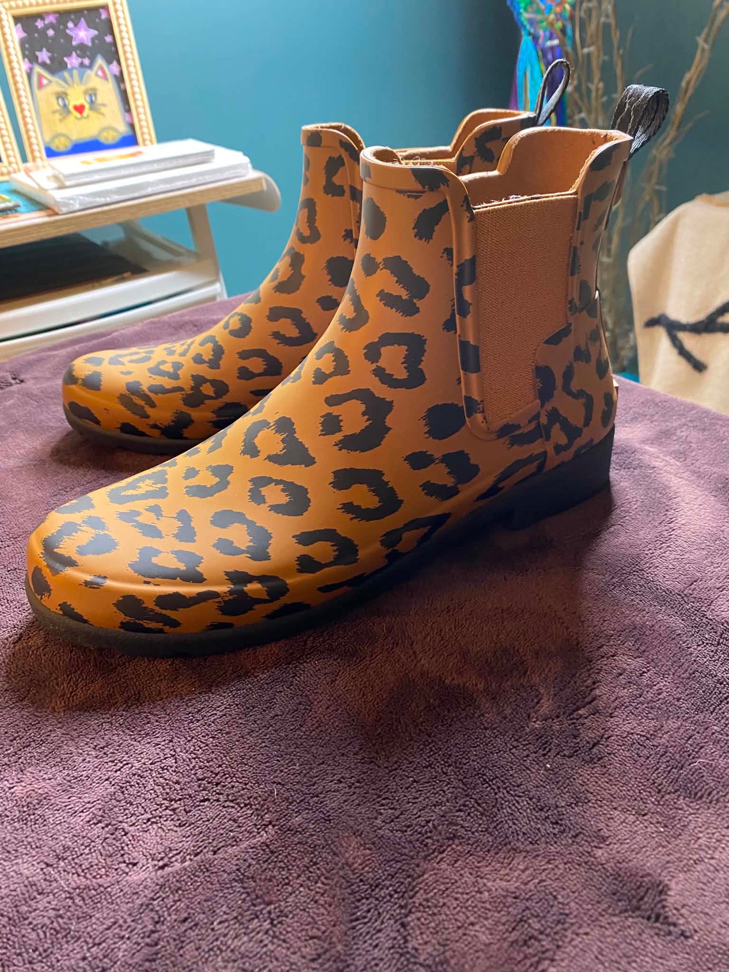 U.NIQUE DROPS™: Hunter Women's Original Chelsea Waterproof Rain Boots. Leopard/Cheetah Print. Size 8.